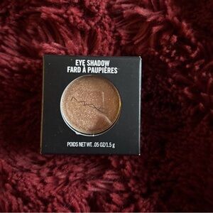 MAC Cosmetics Metallic Bronze Eyeshadow Tutu Good Frost